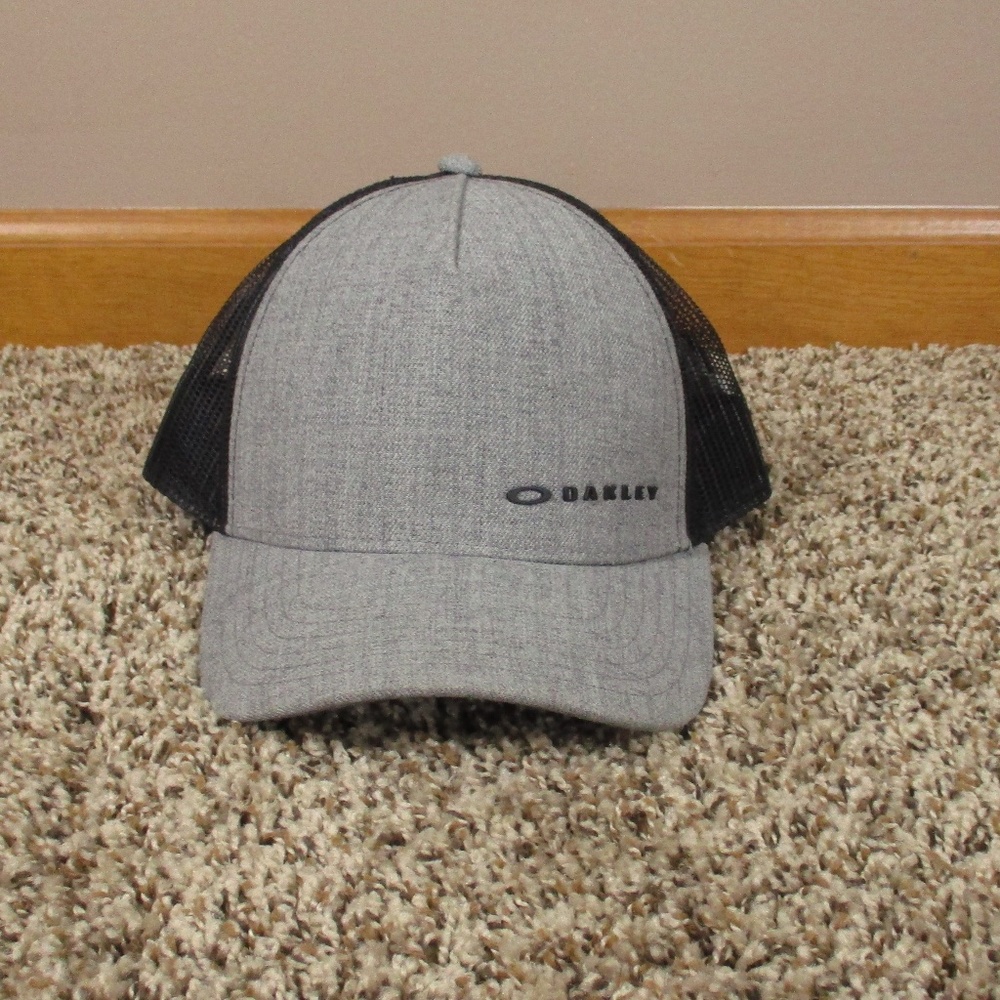 Oakley Hat Men's Gray Black Classic Mid Snap Back Mesh